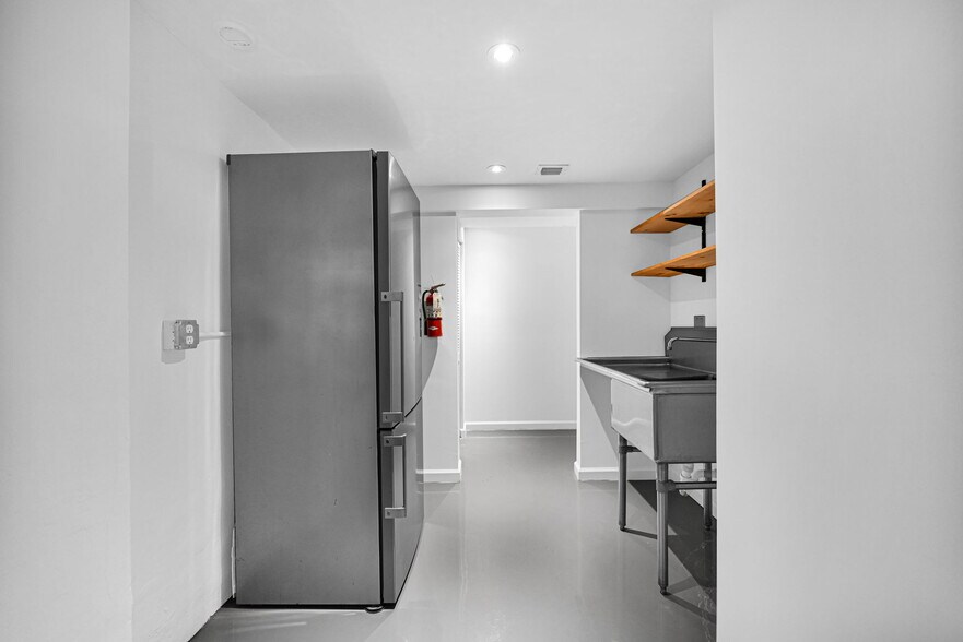 800 NW 7th Ave, Miami, FL à louer - Photo intérieure – Image 2 sur 8