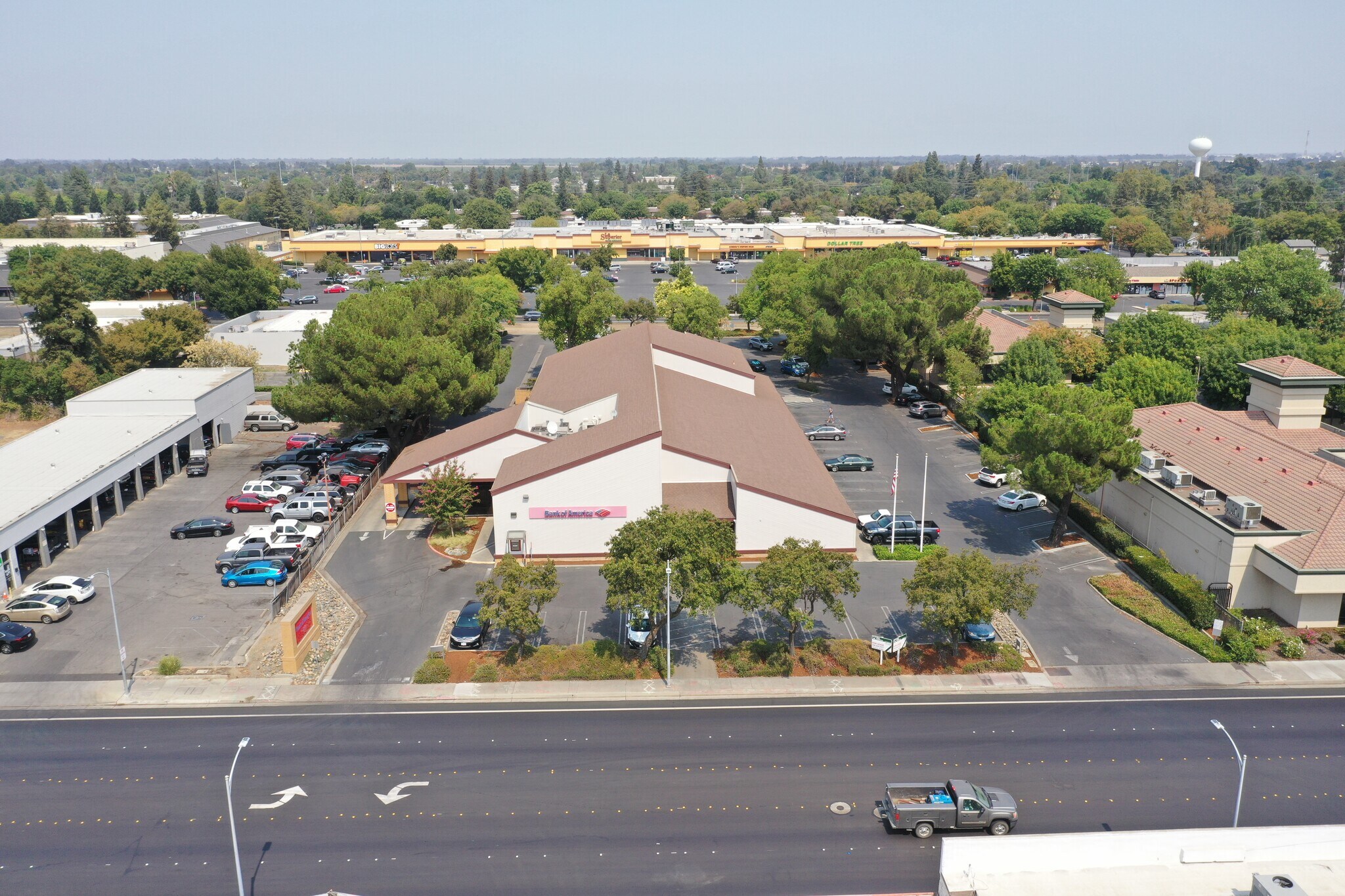 50 W Main Street, Woodland, CA à louer Photo principale– Image 1 sur 35