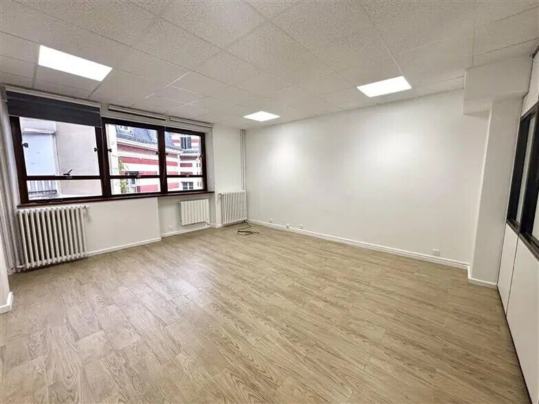 Bureau dans Paris à louer - Photo de l’immeuble – Image 3 sur 7