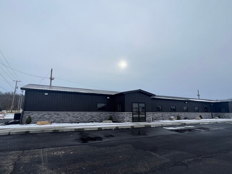 14501 W Commerce Rd, Daleville, IN à louer - Photo de l’immeuble – Image 2 sur 18