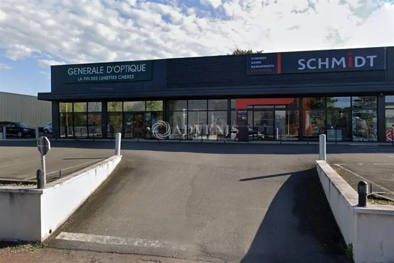 Local commercial dans Châteaubernard à louer - Photo de l’immeuble – Image 2 sur 3