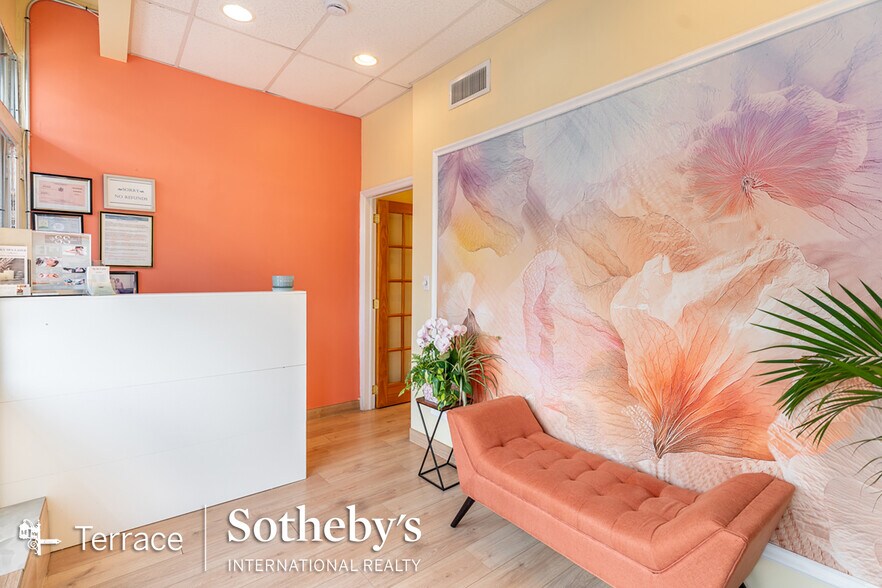 11303 Queens Blvd, Forest Hills, NY à vendre - Photo de l’immeuble – Image 3 sur 16