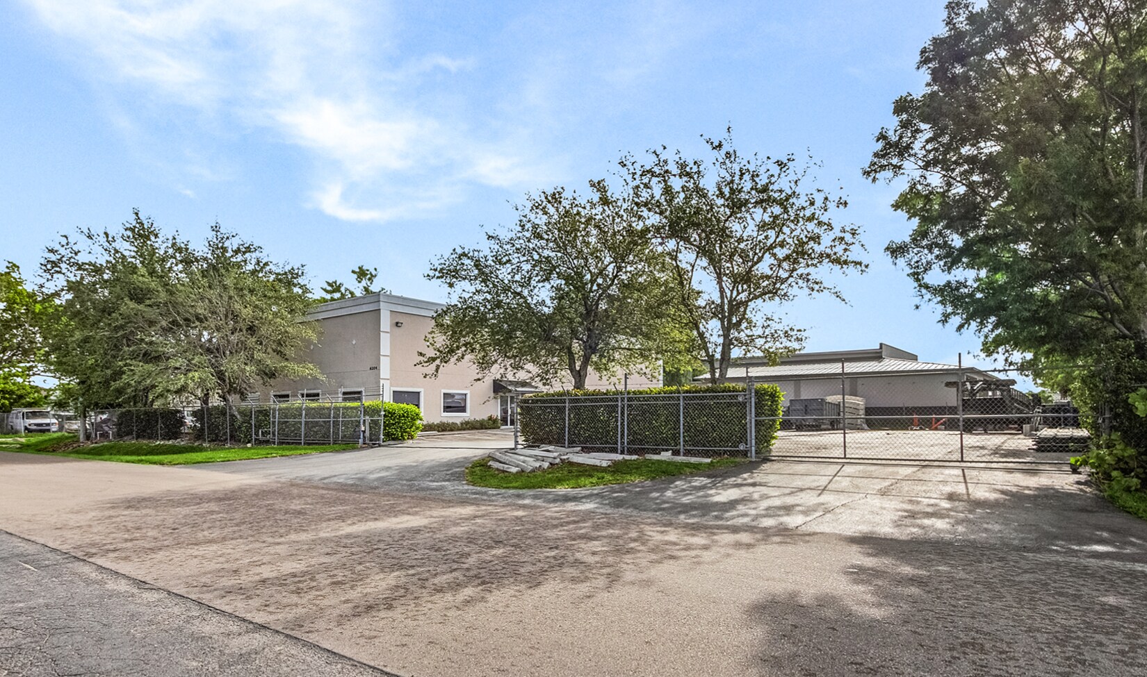 6204 Janes Ln, Naples, FL à louer Photo de l’immeuble– Image 1 sur 7