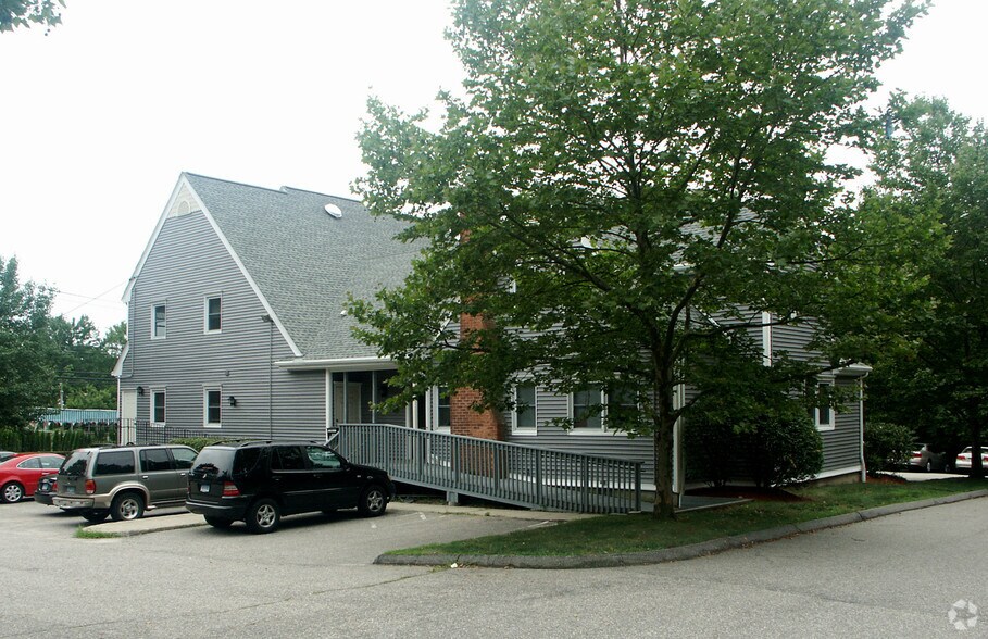 961 Huntington Tpke, Bridgeport, CT à vendre - Photo de l’immeuble – Image 3 sur 7