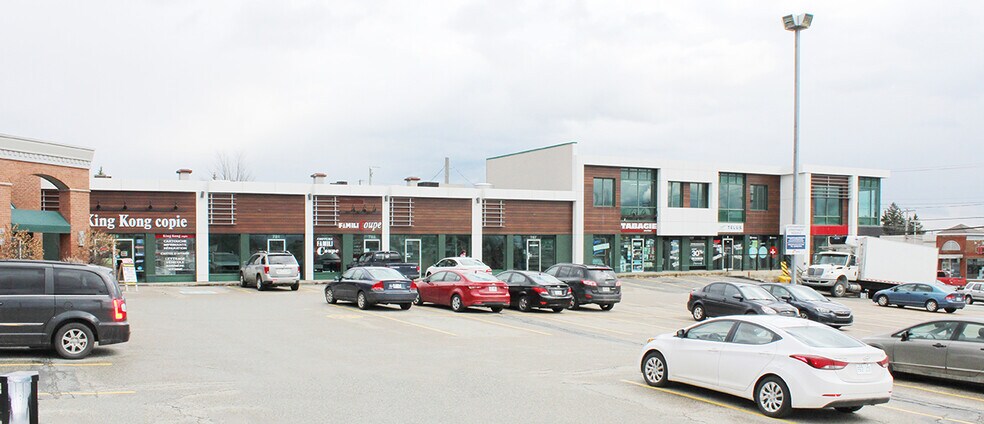 747-805 Rue King E, Sherbrooke, QC à louer - Photo de l’immeuble – Image 2 sur 17