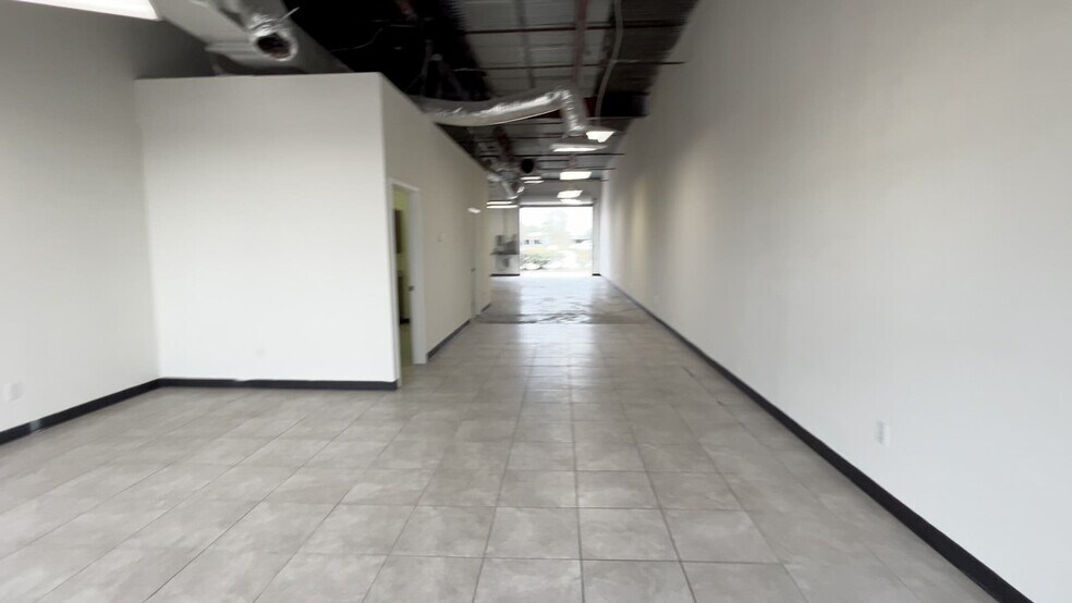 8600 Westpark Dr, Houston, TX à louer - Vidéo sur l’annonce professionnelle – Image 2 sur 9