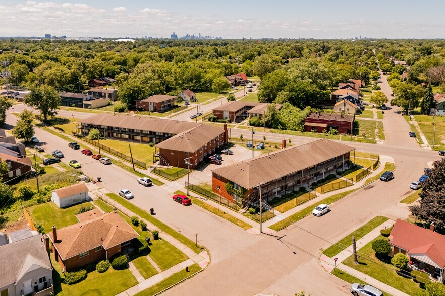Income Generating Multifamily Portfolio portefeuille de 2 biens à vendre sur LoopNet.fr - Photo de l’immeuble – Image 2 sur 13
