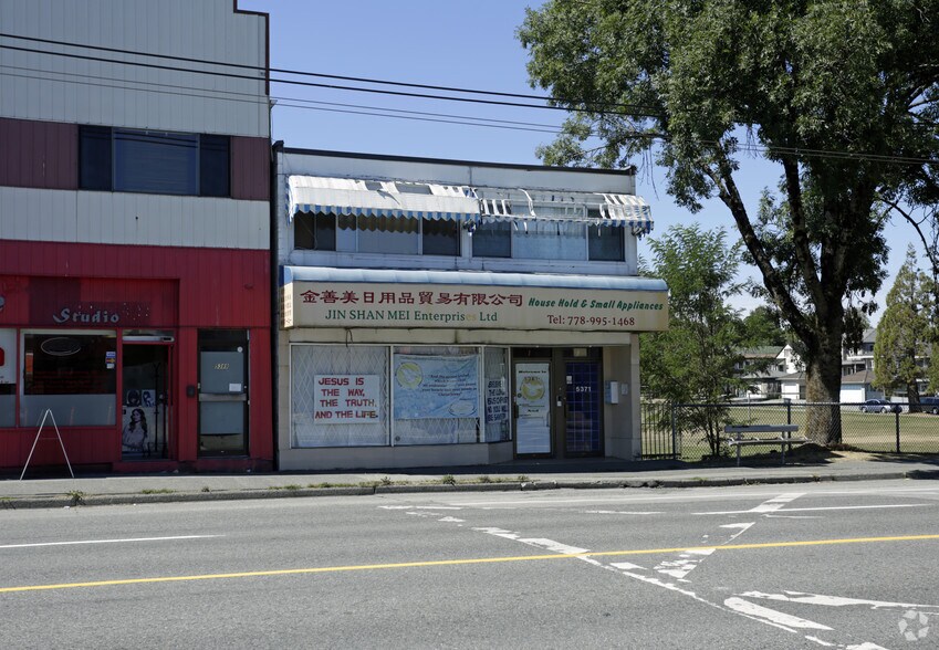 5371-5381 Victoria Dr, Vancouver, BC à louer - Photo de l’immeuble – Image 2 sur 6