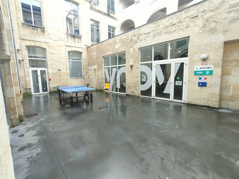 Bureau dans Bordeaux à louer - Photo de l’immeuble – Image 2 sur 24