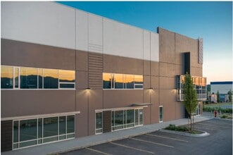 19055 Airport Way, Pitt Meadows, BC à louer Photo de l’immeuble– Image 2 sur 3