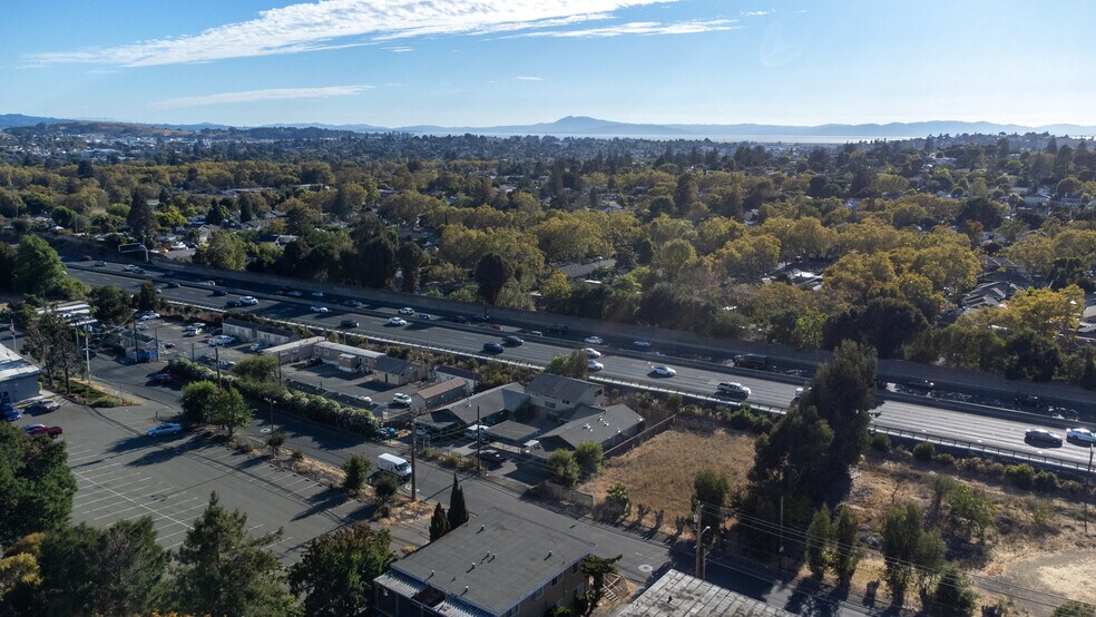 541-553 Admiral Callaghan Ln, Vallejo, CA à vendre - Photo de l’immeuble – Image 3 sur 33