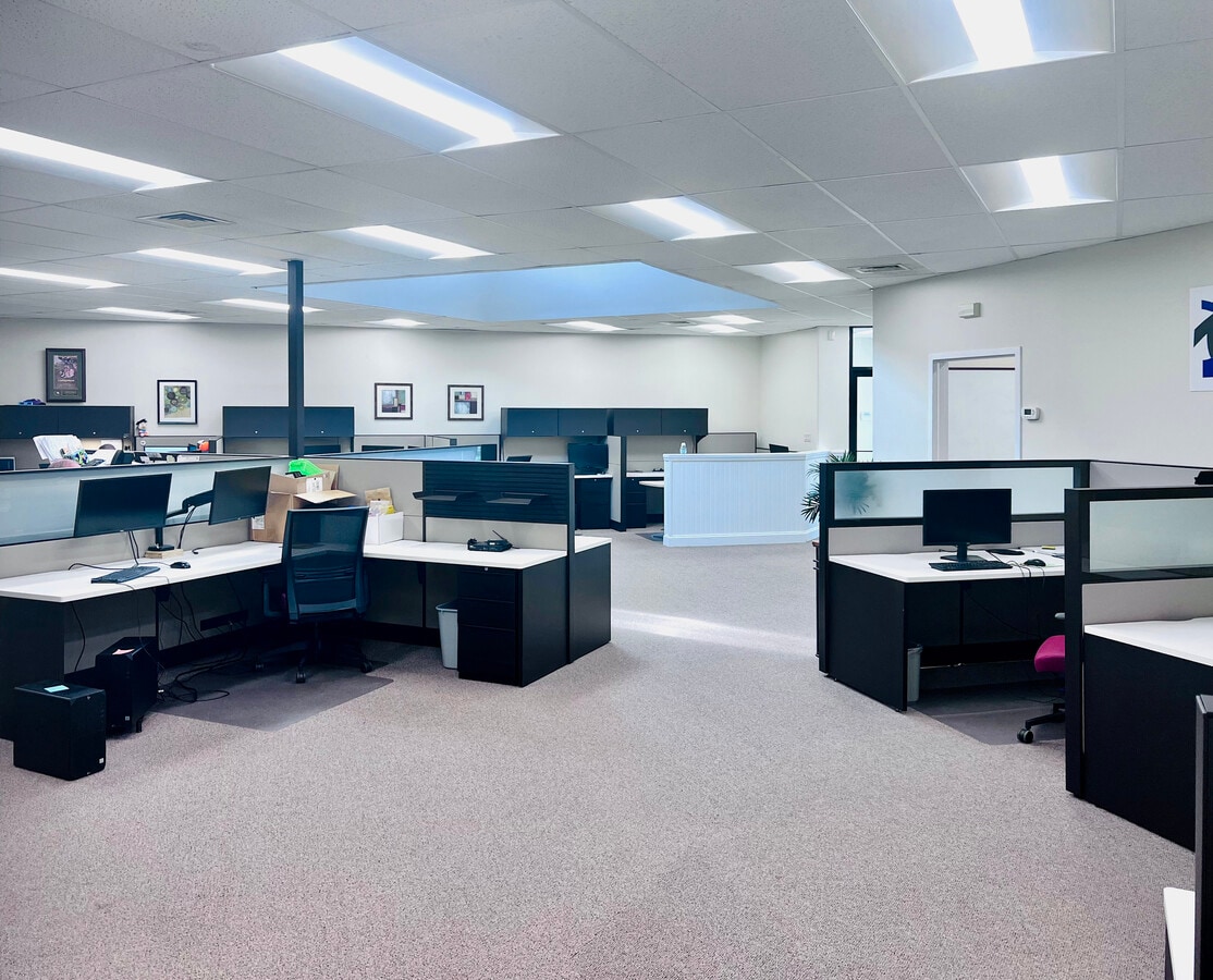 3505 Veterans Memorial Hwy, Ronkonkoma, NY 11779 - Lot Suite O - - Photo intérieure - Image 2 of 11