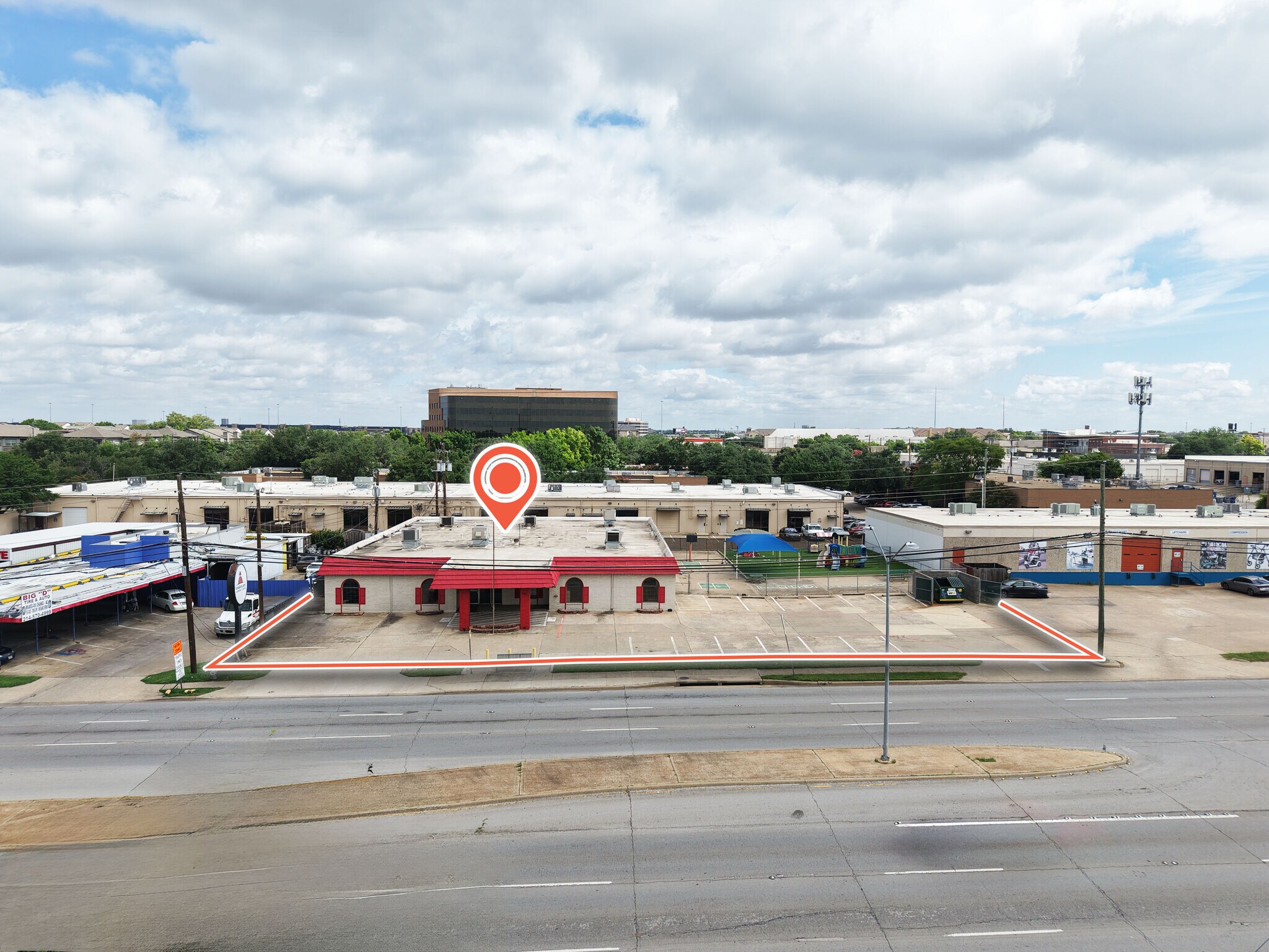 9131 Forest Ln, Dallas, TX à vendre Photo principale– Image 1 sur 3