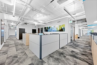 12750 High Bluff Dr, San Diego, CA à louer Photo intérieure– Image 2 sur 7