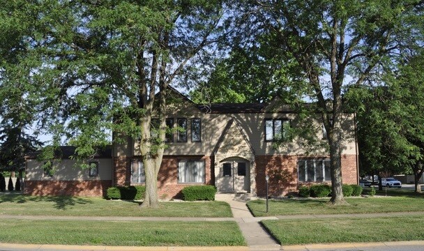 1142 Camellia Dr, Munster, IN à vendre - Photo principale – Image 1 sur 12