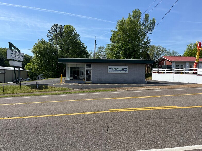 403 E Wood St, Paris, TN à louer - Photo principale – Image 1 sur 11