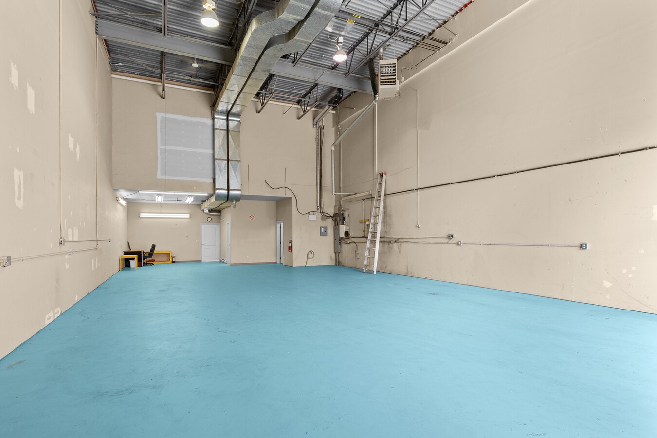 215 Neave Rd, Kelowna, BC V1V 2L9 - Lot 4 - - Photo intérieure - Image 1 of 5