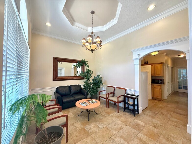 13400 Sutton Park Dr S, Jacksonville, FL à vendre - Photo de l’immeuble – Image 2 sur 17
