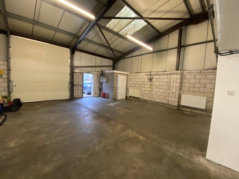 Old Sarum, Salisbury à louer - Photo de l’immeuble – Image 3 sur 3