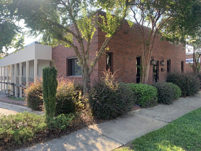 130 N Tradd St, Statesville, NC à louer - Photo de l’immeuble – Image 1 sur 19