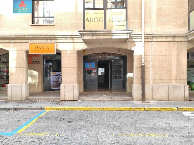 Immeuble residentiel dans Ávila, Ávila à vendre - Photo principale – Image 1 sur 9