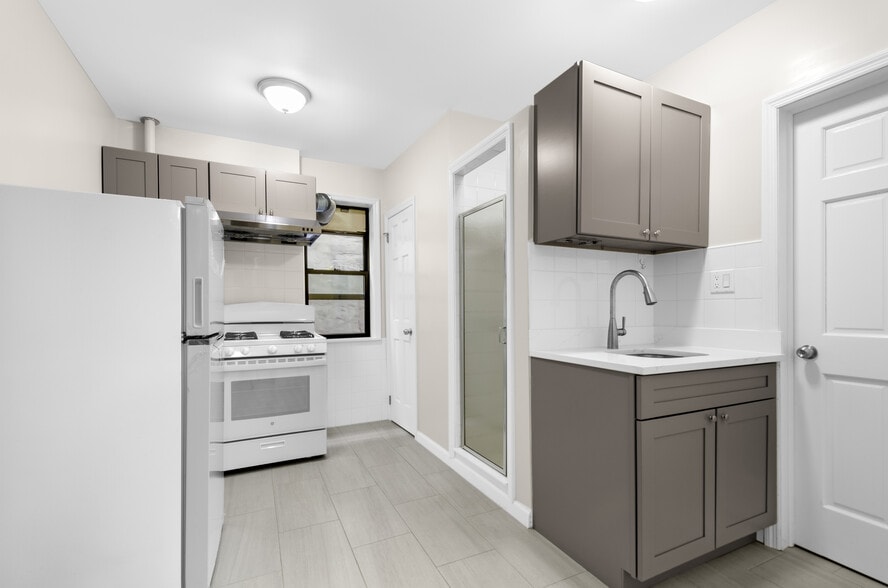 358-360 Broome St, New York, NY à vendre - Photo de l’immeuble – Image 2 sur 10
