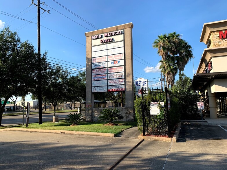 10023 Main St, Houston, TX à louer - Photo de l’immeuble – Image 3 sur 12