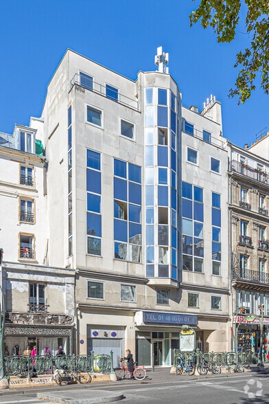 51 Boulevard De Strasbourg, Paris à louer - Photo de l’immeuble – Image 2 sur 5