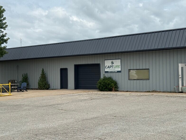 326 W College Ave, Guthrie, OK à vendre - Photo de l’immeuble – Image 1 sur 11