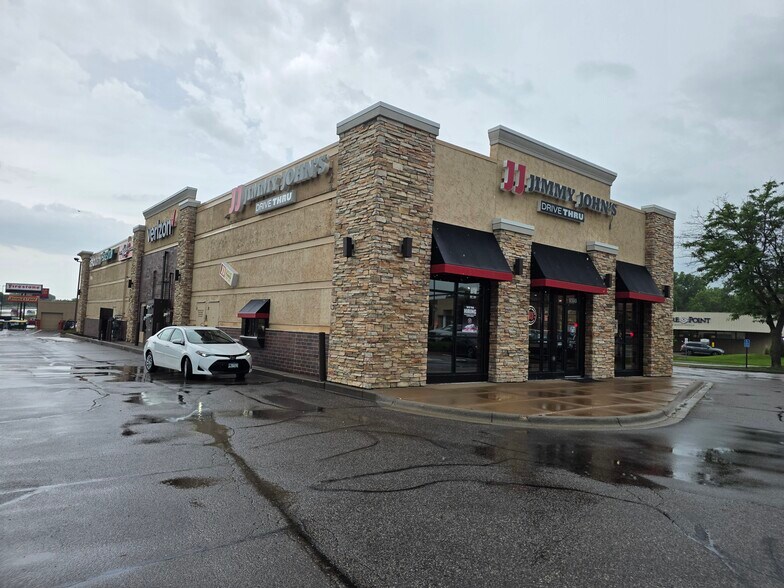 8500-8530 Highway 7, Saint Louis Park, MN à louer - Photo de l’immeuble – Image 2 sur 4