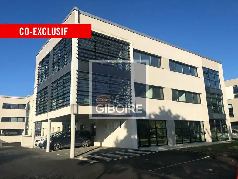 Bureau dans Saint-Grégoire à louer - Photo de l’immeuble – Image 1 sur 19