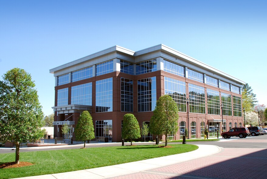 2034 Hamilton Place Blvd, Chattanooga, TN à louer - Photo de l’immeuble – Image 1 sur 13