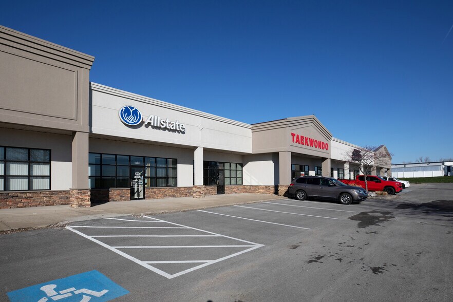 1469-1499 SW Market St, Lee's Summit, MO à louer - Photo de l’immeuble – Image 2 sur 6