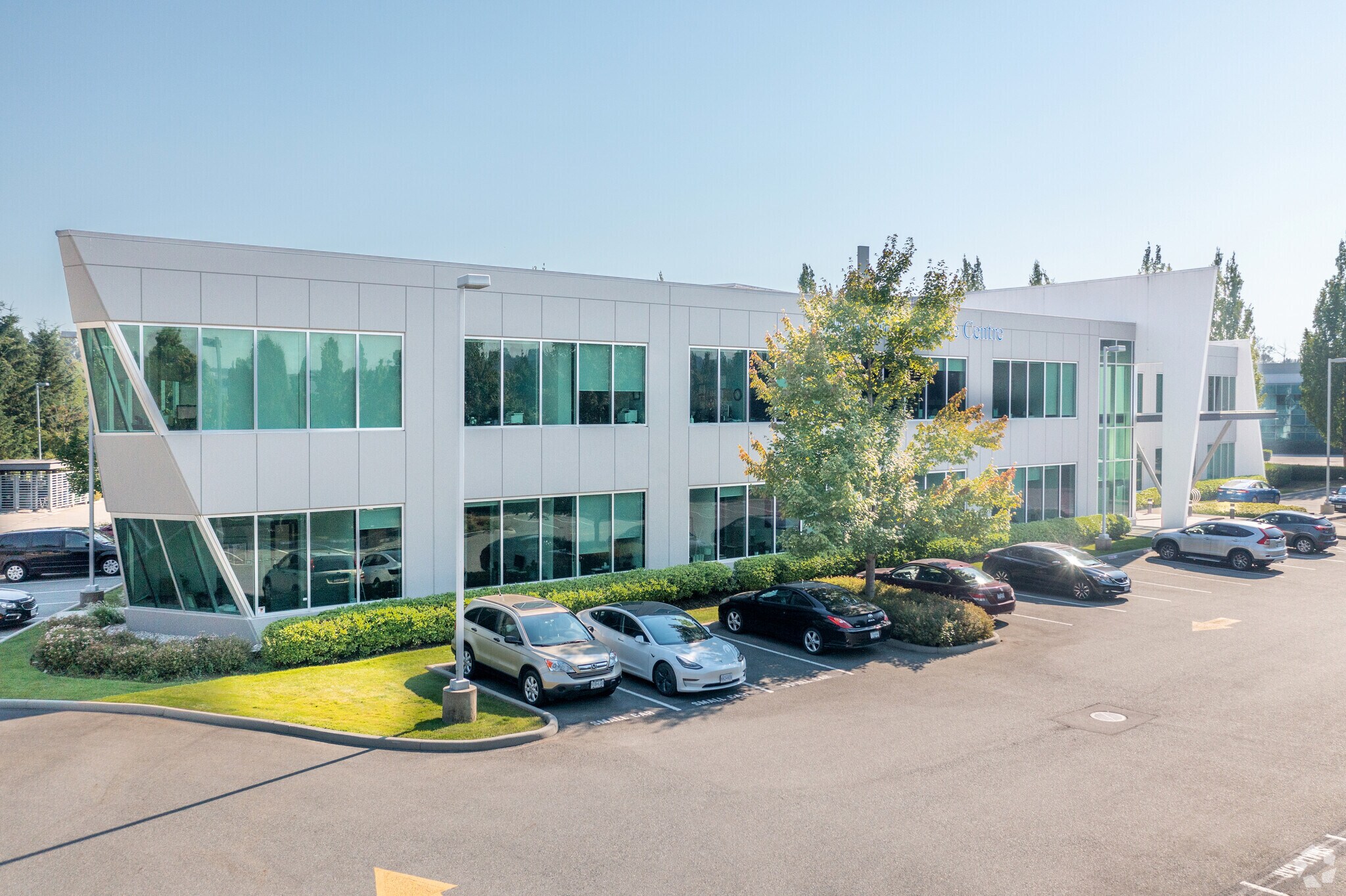 4300 N Fraser Way, Burnaby, BC à vendre Photo principale– Image 1 sur 6