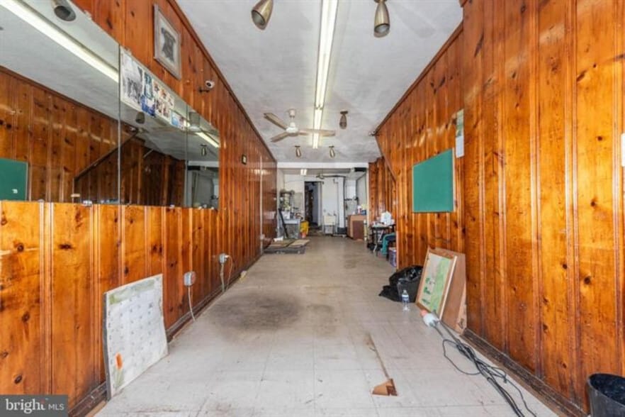 212 W Saratoga St, Baltimore, MD à vendre - Photo de l’immeuble – Image 3 sur 28
