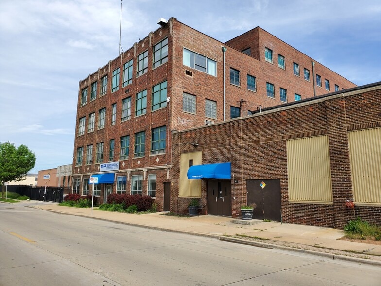 900 E Keefe Ave, Milwaukee, WI à vendre - Photo principale – Image 1 sur 2