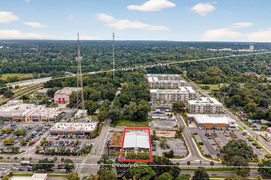 1711 E Victory Dr, Savannah, GA à vendre - Photo de l’immeuble – Image 3 sur 21