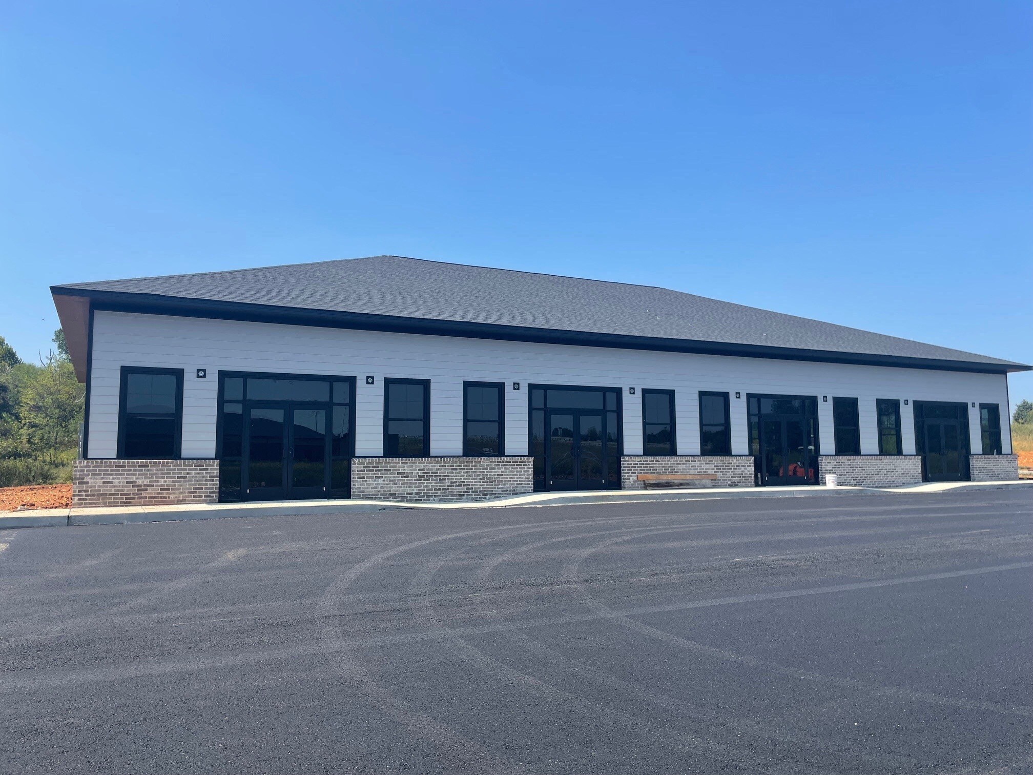 132 Merchants Blvd blvd, Clarksville, TN à louer Photo de l’immeuble– Image 1 sur 11