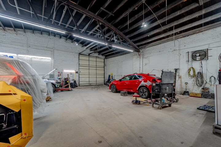 4557 W Diversey Ave, Chicago, IL à vendre - Photo de l’immeuble – Image 3 sur 37