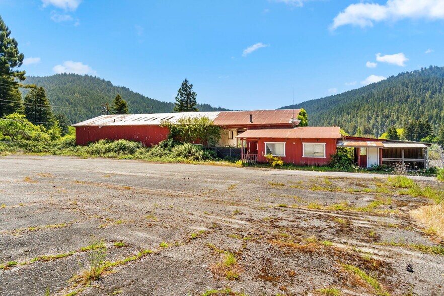 13026 Avenue of the Giants, Myers Flat, CA à vendre - Photo de l’immeuble – Image 2 sur 7