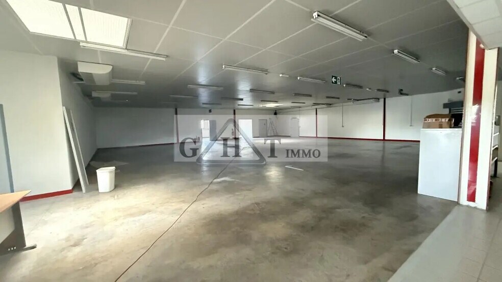 Local commercial dans Quincy-Voisins à louer - Photo intérieure – Image 1 sur 14