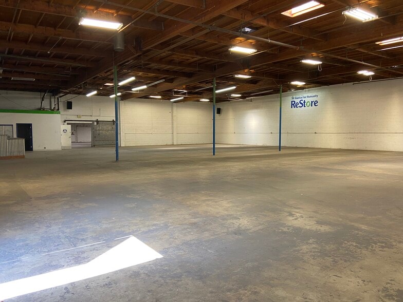400-410 S Irwindale Ave, Azusa, CA à vendre - Photo intérieure – Image 3 sur 51