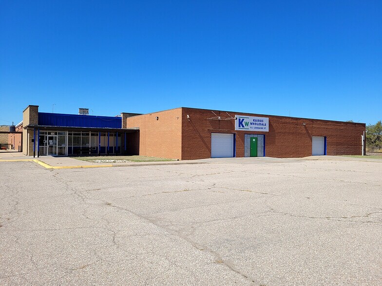 1 S Lorraine St, Hutchinson, KS à vendre - Photo de l’immeuble – Image 2 sur 19