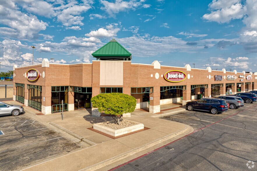 4300 W Waco Dr, Waco, TX à louer - Photo de l’immeuble – Image 2 sur 7