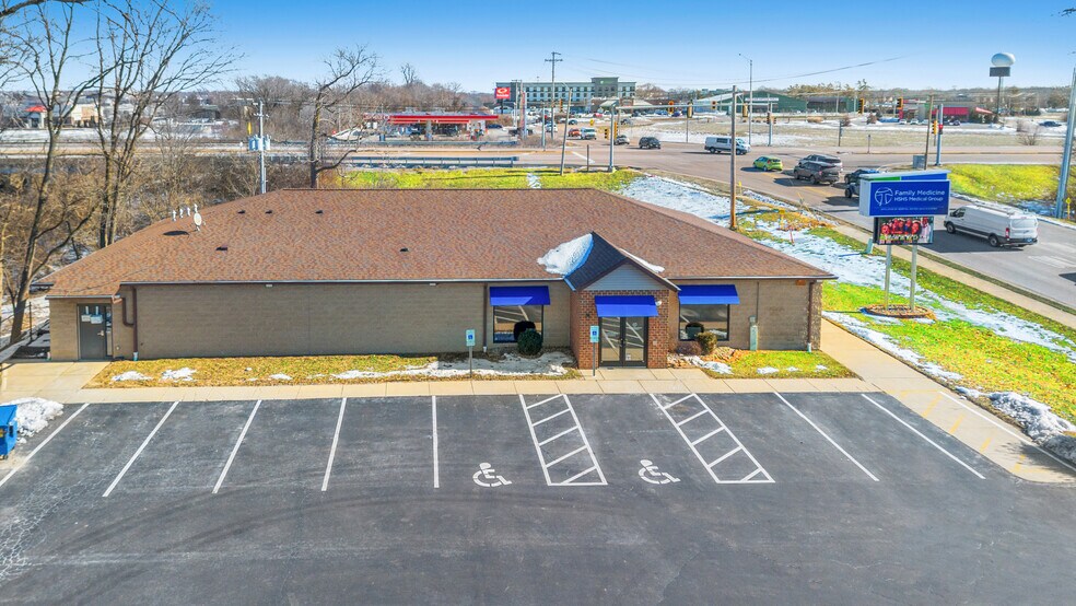 5 Ludwig Dr, Fairview Heights, IL à vendre - Photo de l’immeuble – Image 3 sur 7