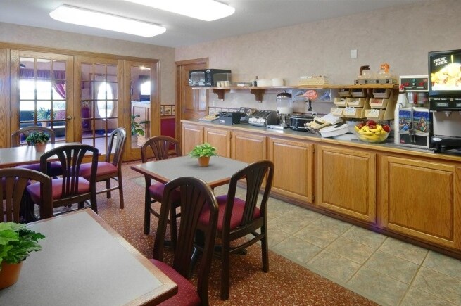 2426 S Lincoln Ave, York, NE à vendre - Autre – Image 3 sur 19
