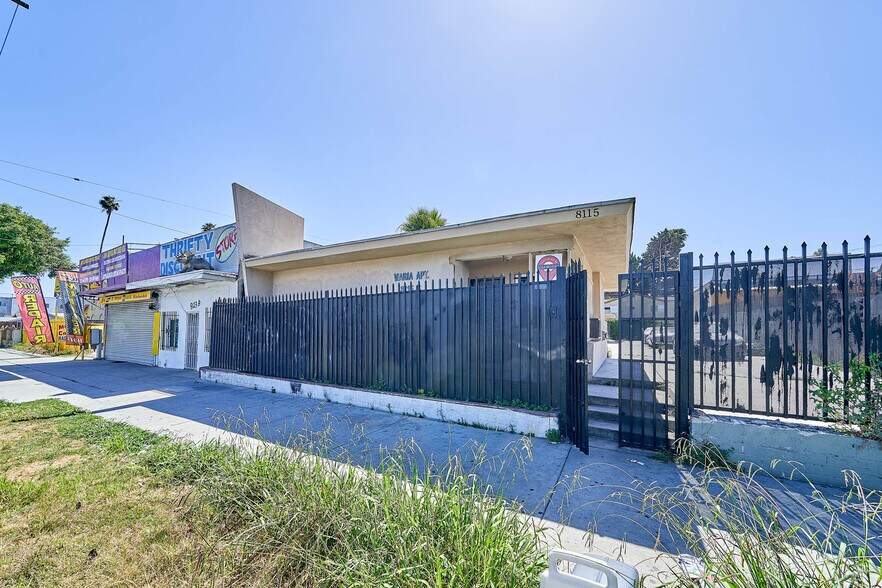 8115 S Figueroa St, Los Angeles, CA à vendre - Photo de l’immeuble – Image 2 sur 16