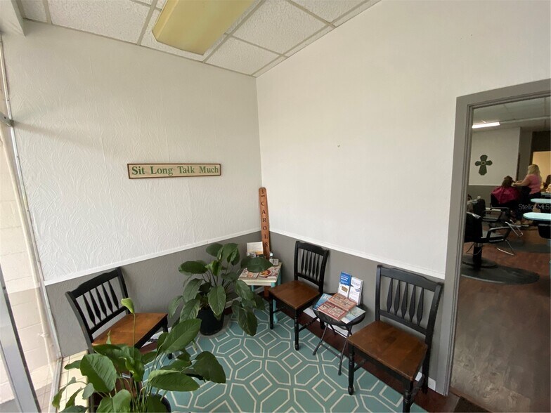 207 N Scenic Hwy, Frostproof, FL à vendre - Photo intérieure – Image 3 sur 15