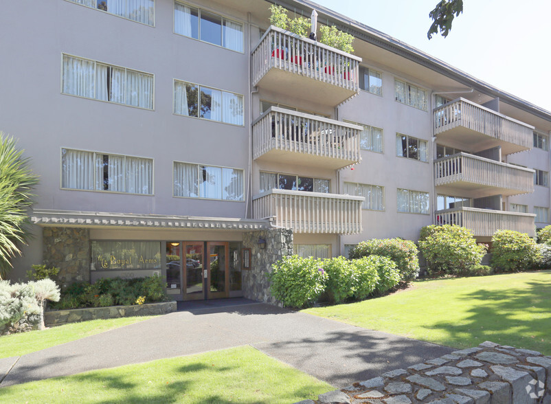1300 Yates St, Victoria, BC à vendre - Photo de l’immeuble – Image 3 sur 3