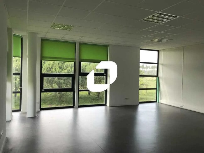 Plus de détails pour Bureau à louer